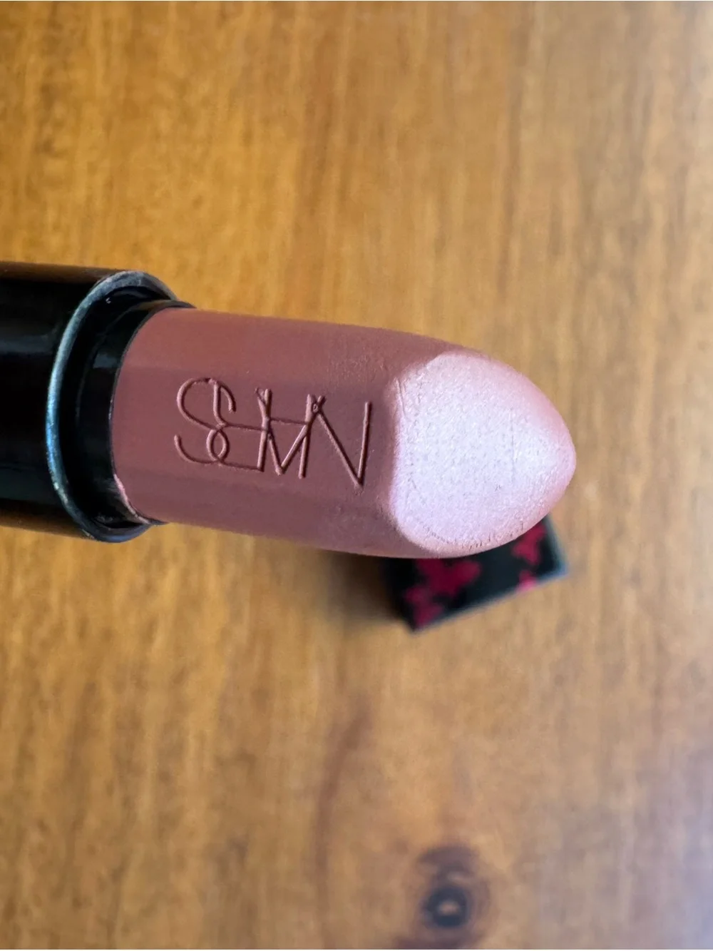 NARS Satin Lipstick – In the shade Augustine